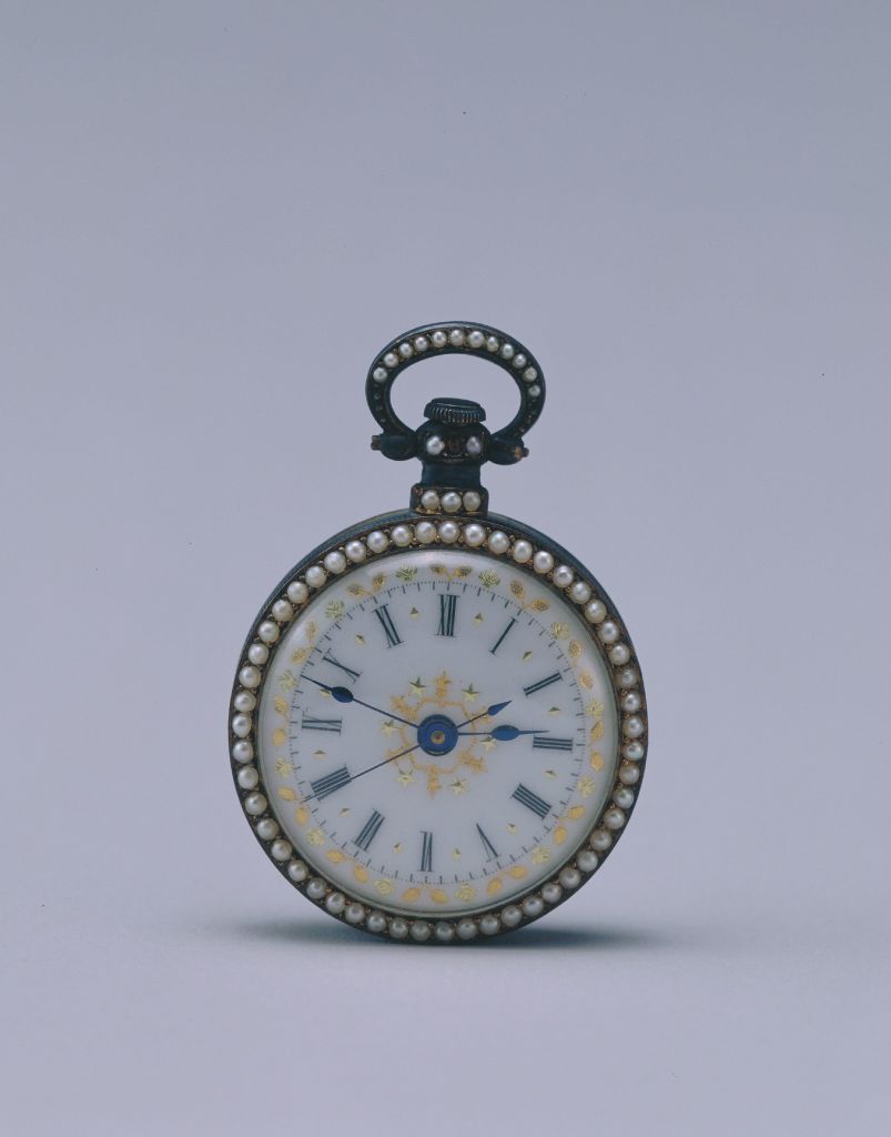 图片[1]-Bronze Plated Enamel Ladies’ Qin Playing Pocket Watch-China Archive